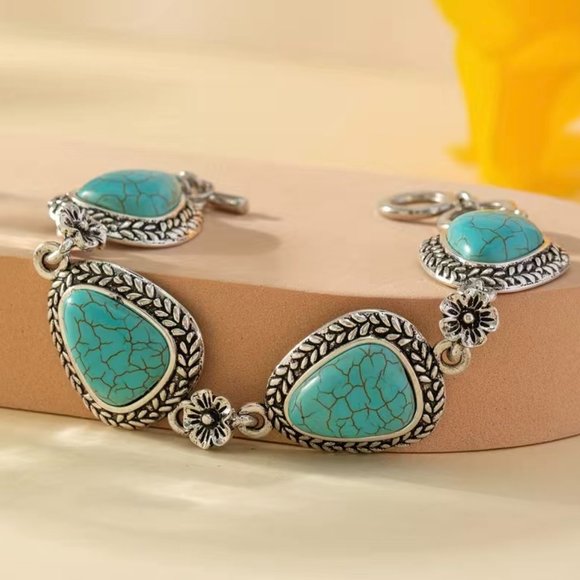 Faux Turquoise and Silver Concho Chain Bracelet (#1121) - Picture 6 of 7